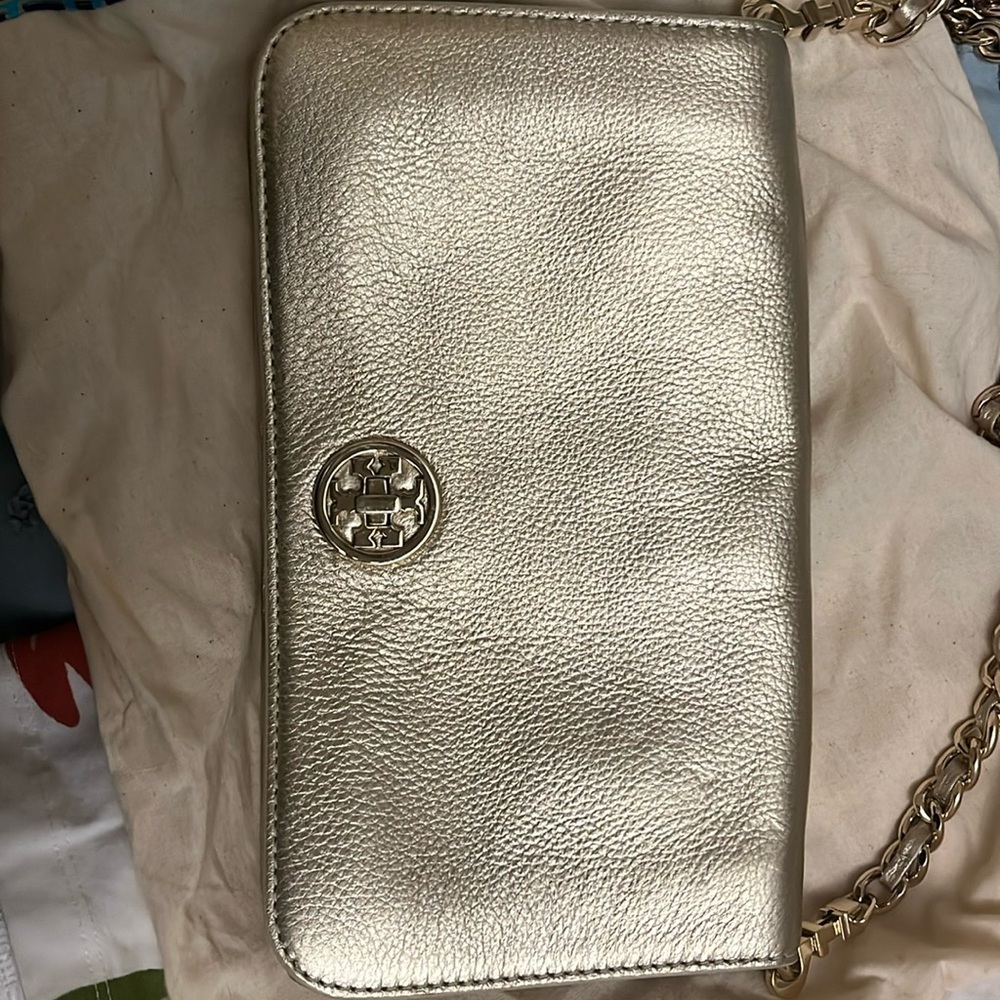 Tory Burch evening bag. Only used a handful of times. Comes with dust bag.